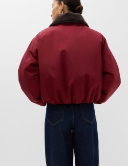 Krátká vyztužená bunda s manšestrovým límcem a technologií Thermowarmth™