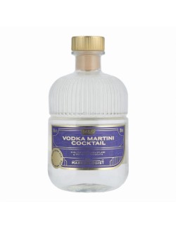 Alkoholický koktejl ve stylu vodky martini s bílým vermutem
