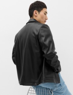 Bunda z umělé kůže v pracovním stylu