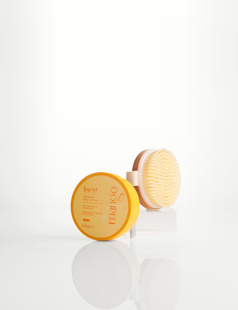 Tělové máslo s vůní manga a kartáč na tělo z kolekce Burst Bodycare