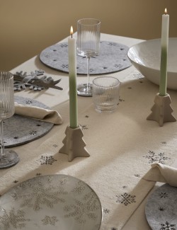 Snowflake Table Runner