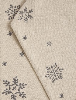 Snowflake Table Runner