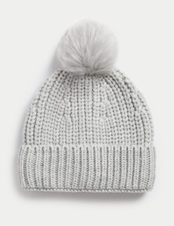 Pom Pom Beanie