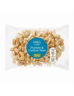 Solená pražená jádra arašídů a kešú ořechů