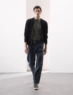 Tričko z prémiové bavlny, úzký střih