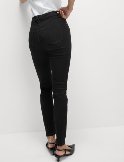 Přiléhavé džíny střihu Ivy
