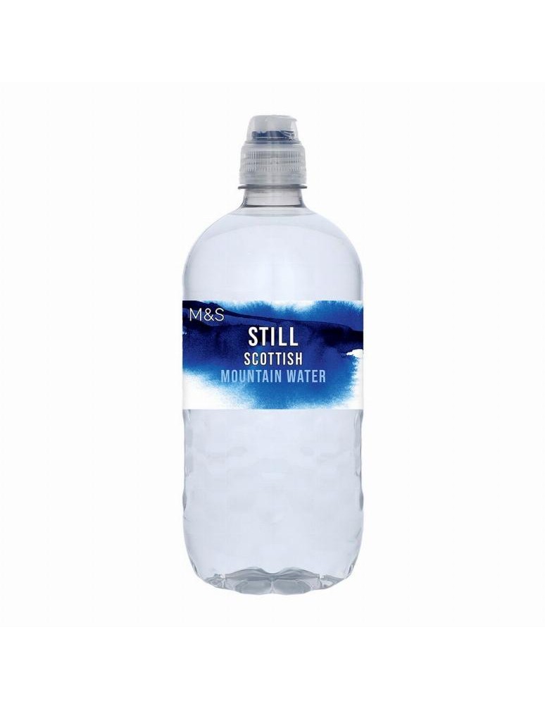 Nesycená pramenitá voda z horského pramene ve Skotsku