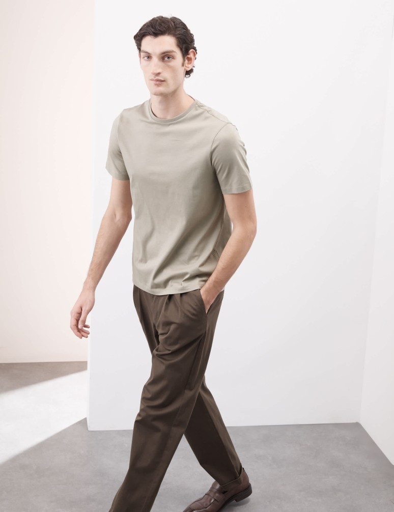 Tričko z prémiové bavlny, úzký střih