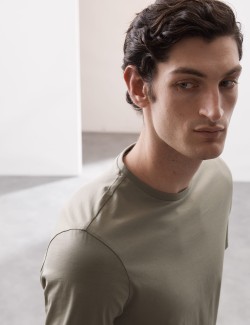 Tričko z prémiové bavlny, úzký střih