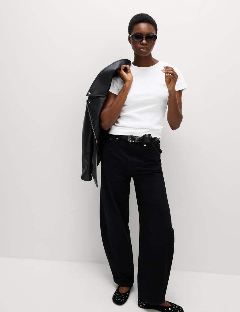 Žebrované tričko úzkého střihu s vysokým podílem bavlny