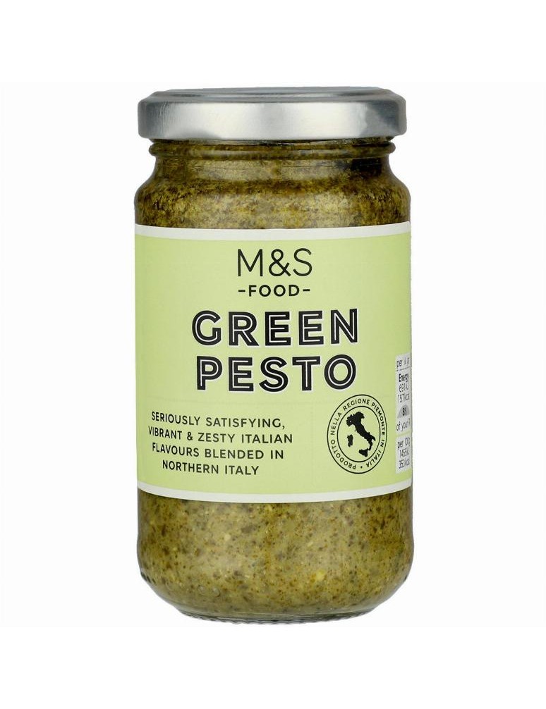 Pesto z bazalky, směsi sýrů a kešu ořechů